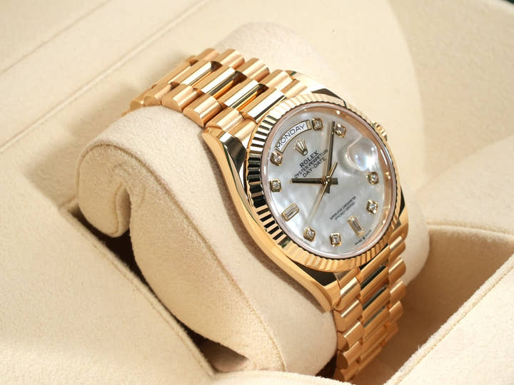 ロレックス デイデイト36 Ref.128238 イエローゴールド ホワイトシェルx10Pダイヤ文字盤