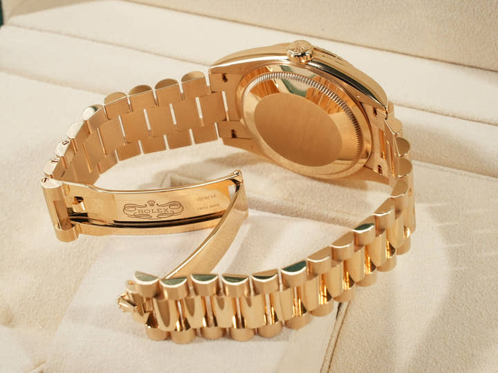 ロレックス デイデイト36 Ref.128238 イエローゴールド ホワイトシェルx10Pダイヤ文字盤