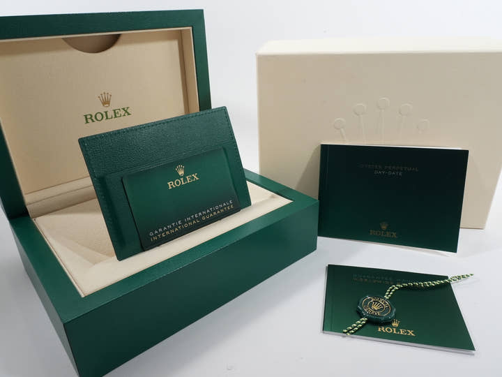 ロレックス デイデイト36 Ref.128238 イエローゴールド ホワイトシェルx10Pダイヤ文字盤