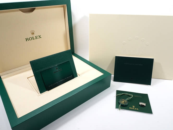 ロレックス デイトナ Ref.116506 プラチナ アイスブルー文字盤