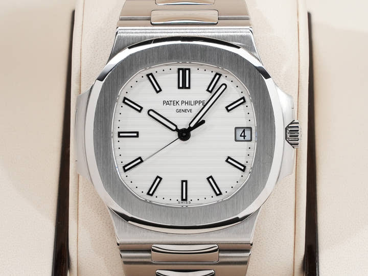 パテックフィリップ ノーチラス Ref.5711/1A-011 ステンレススチール ホワイト文字盤