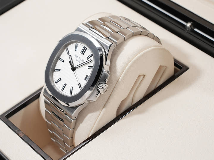 パテックフィリップ ノーチラス Ref.5711/1A-011 ステンレススチール ホワイト文字盤