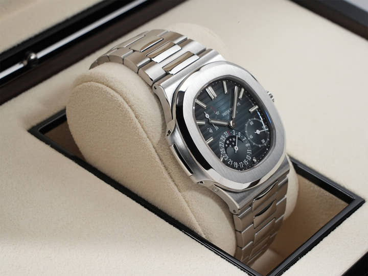 パテックフィリップ ノーチラス プチコンプリケーション Ref.5712/1A-001 ステンレススチール ブルー文字盤