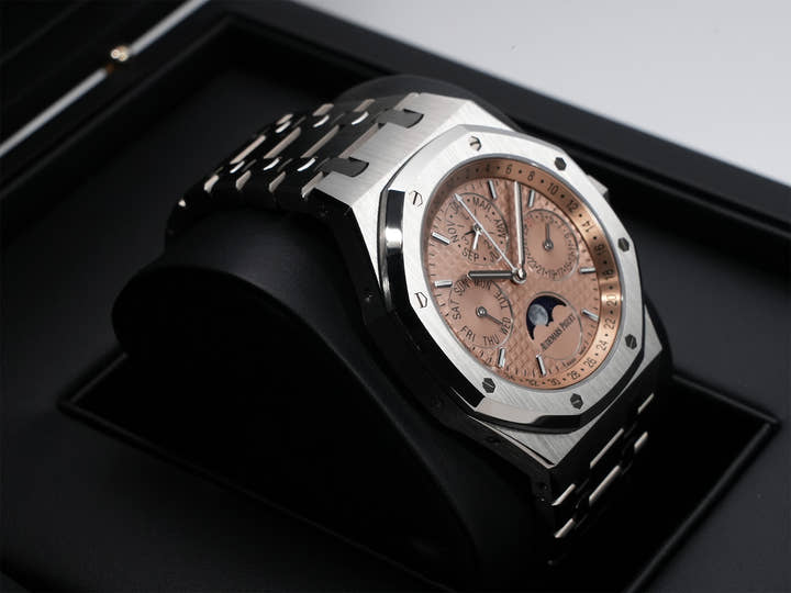 オーデマピゲ ロイヤルオーク パーペチュアルカレンダー Ref.26615TI.OO.1220TI.01 チタン サーモン文字盤