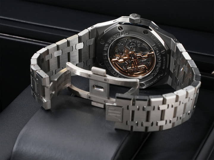 オーデマピゲ ロイヤルオーク パーペチュアルカレンダー Ref.26615TI.OO.1220TI.01 チタン サーモン文字盤