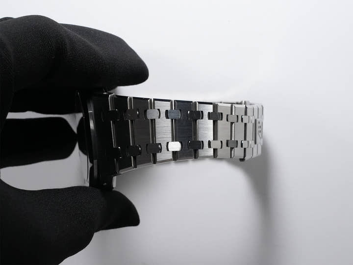 オーデマピゲ ロイヤルオーク パーペチュアルカレンダー Ref.26615TI.OO.1220TI.01 チタン サーモン文字盤