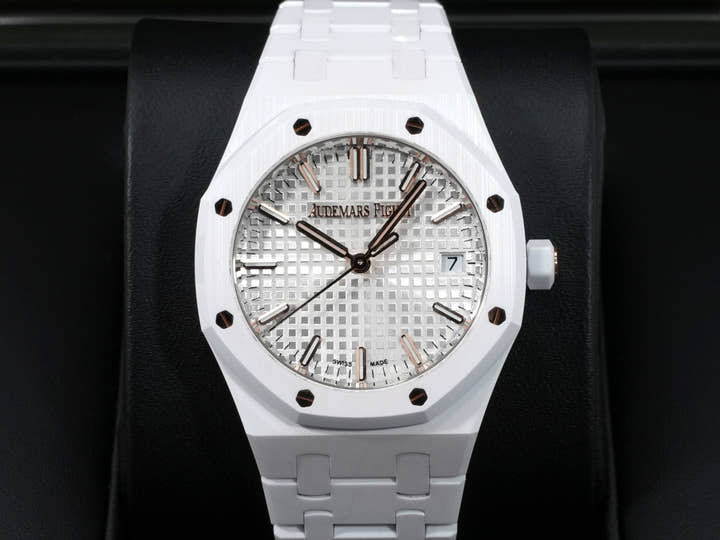 オーデマピゲ ロイヤルオーク Ref.77350CB.OO.1266CB.01 セラミック シルバー文字盤