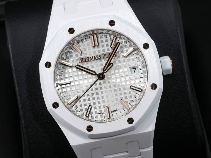 オーデマピゲ ロイヤルオーク Ref.77350CB.OO.1266CB.01 セラミック シルバー文字盤