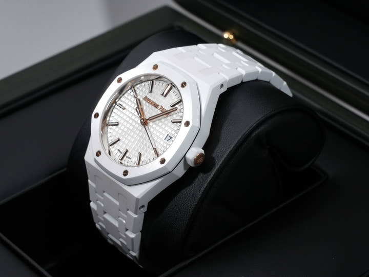 オーデマピゲ ロイヤルオーク Ref.77350CB.OO.1266CB.01 セラミック シルバー文字盤