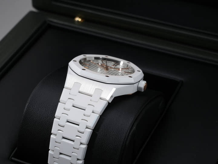 オーデマピゲ ロイヤルオーク Ref.77350CB.OO.1266CB.01 セラミック シルバー文字盤