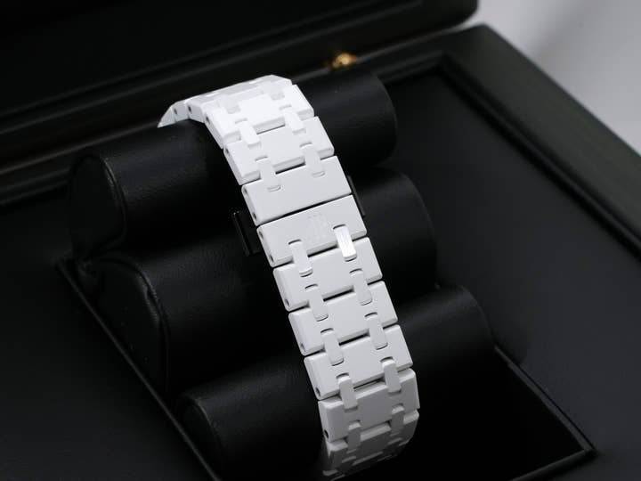 オーデマピゲ ロイヤルオーク Ref.77350CB.OO.1266CB.01 セラミック シルバー文字盤