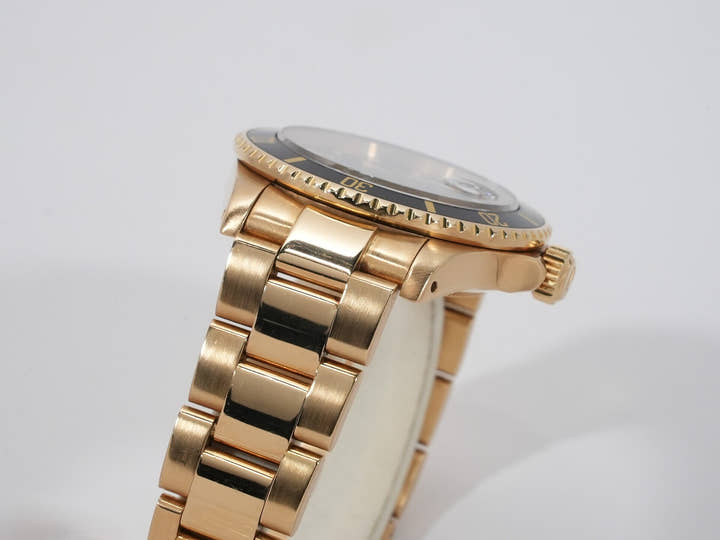 Rolex Submariner Date Ref. 16808 Yellow Gold Black Dial