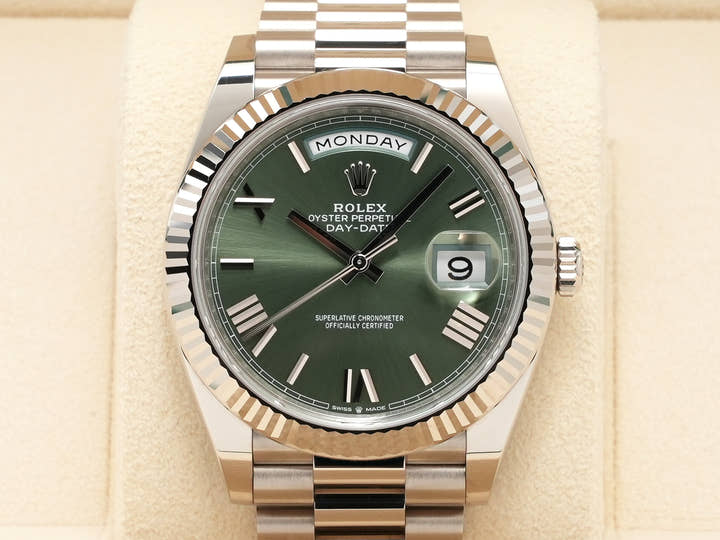 ロレックス デイデイト40 Ref.228239 ホワイトゴールド オリーブグリーン文字盤