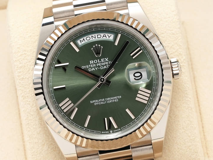 ロレックス デイデイト40 Ref.228239 ホワイトゴールド オリーブグリーン文字盤