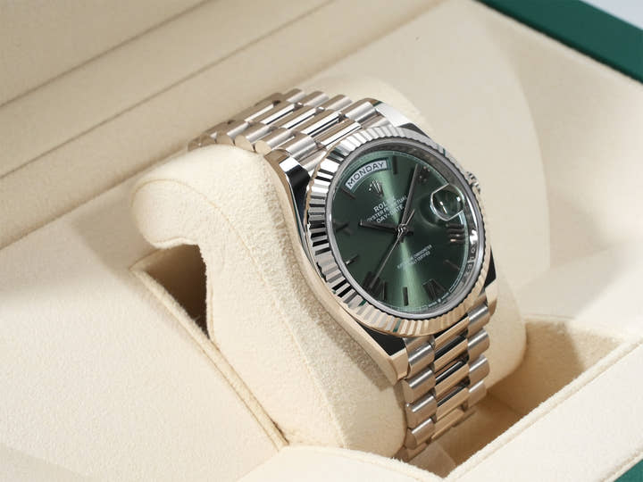 ロレックス デイデイト40 Ref.228239 ホワイトゴールド オリーブグリーン文字盤