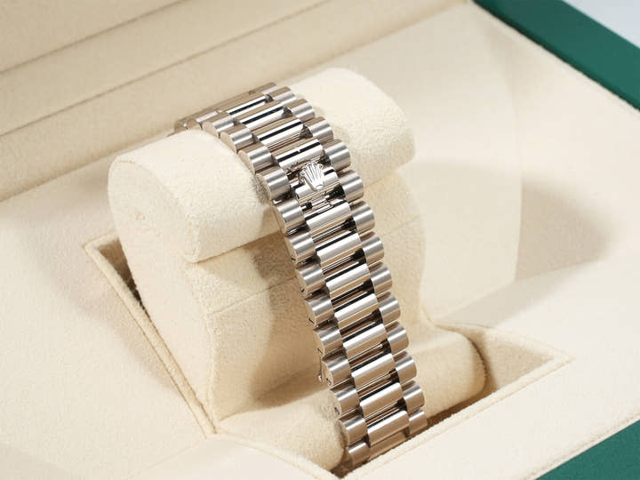 ロレックス デイデイト40 Ref.228239 ホワイトゴールド オリーブグリーン文字盤