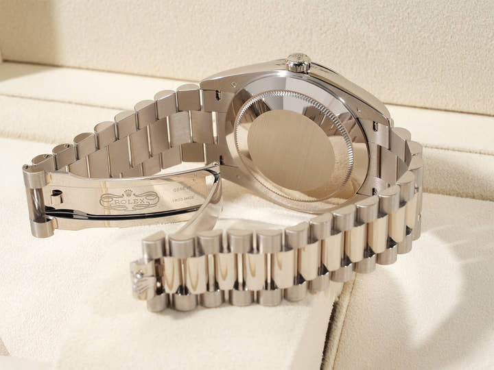 ロレックス デイデイト40 Ref.228239 ホワイトゴールド オリーブグリーン文字盤