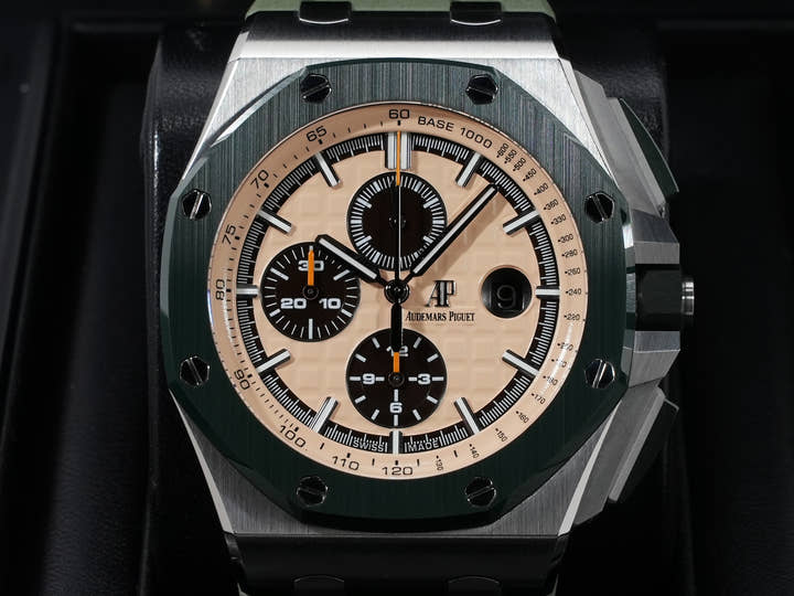 Audemars Piguet Royal Oak Offshore Chronograph Ref. 26400SO.OO.A054CA.01 Stainless Steel Beige Dial (Grand Tapestry)