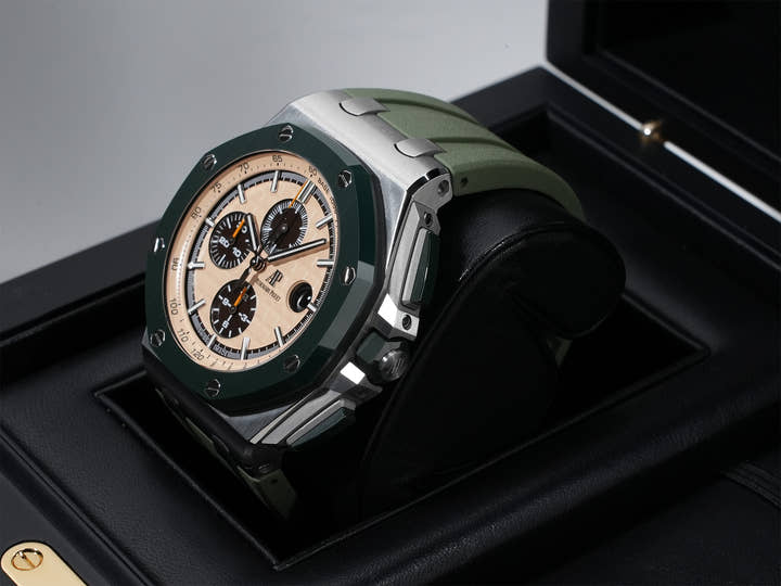 Audemars Piguet Royal Oak Offshore Chronograph Ref. 26400SO.OO.A054CA.01 Stainless Steel Beige Dial (Grand Tapestry)