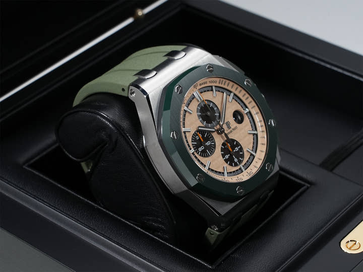 Audemars Piguet Royal Oak Offshore Chronograph Ref. 26400SO.OO.A054CA.01 Stainless Steel Beige Dial (Grand Tapestry)