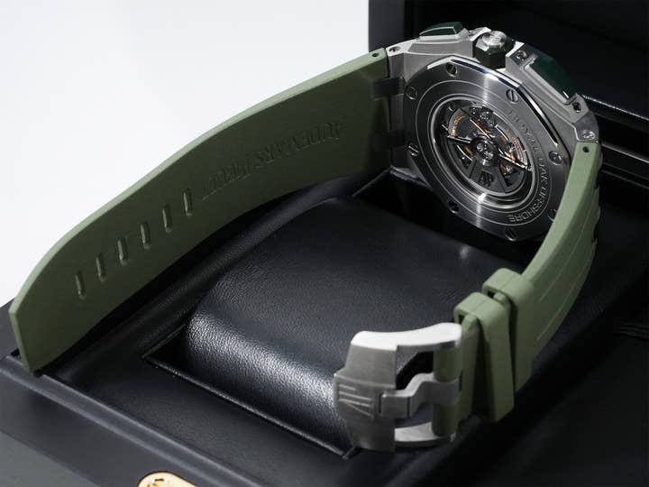 Audemars Piguet Royal Oak Offshore Chronograph Ref. 26400SO.OO.A054CA.01 Stainless Steel Beige Dial (Grand Tapestry)