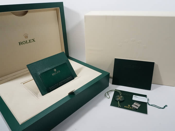 ロレックス デイトナ Ref.116506 プラチナ アイスブルー文字盤