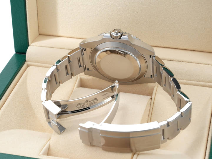 ロレックス サブマリーナー デイト Ref.116610LV ステンレススチール グリーン文字盤