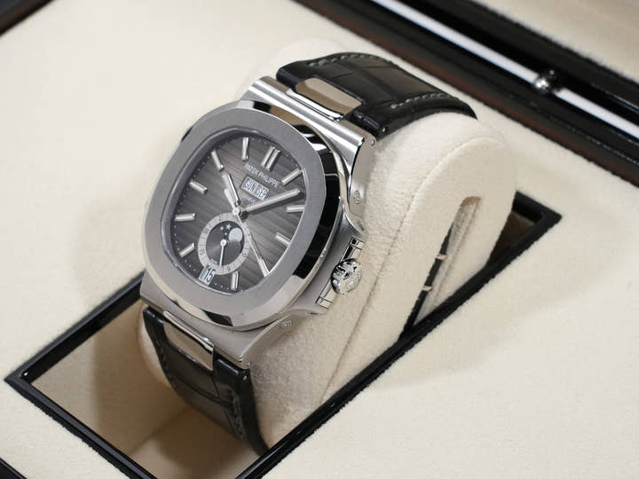 パテックフィリップ ノーチラス アニュアルカレンダー ムーンフェイズ Ref.5726A-001 ステンレススチール ブラック文字盤