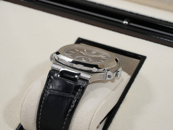 パテックフィリップ ノーチラス アニュアルカレンダー ムーンフェイズ Ref.5726A-001 ステンレススチール ブラック文字盤