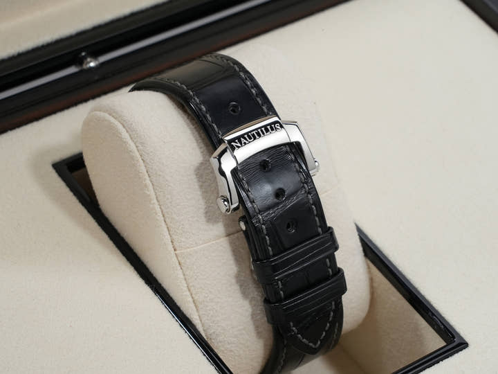 パテックフィリップ ノーチラス アニュアルカレンダー ムーンフェイズ Ref.5726A-001 ステンレススチール ブラック文字盤