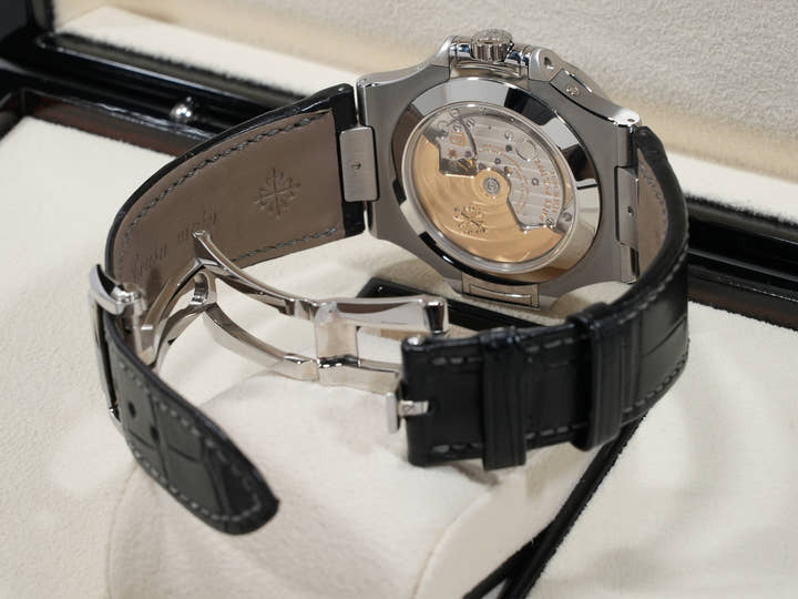 パテックフィリップ ノーチラス アニュアルカレンダー ムーンフェイズ Ref.5726A-001 ステンレススチール ブラック文字盤