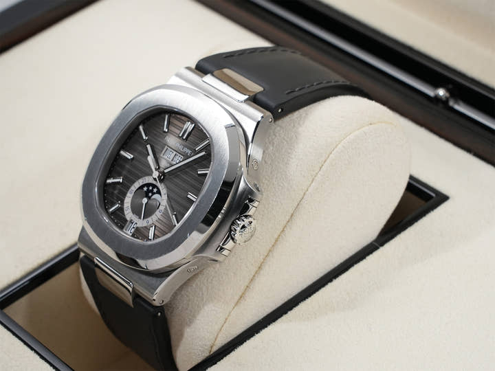 パテックフィリップ ノーチラス アニュアルカレンダー ムーンフェイズ Ref.5726A-001 ステンレススチール ブラック文字盤