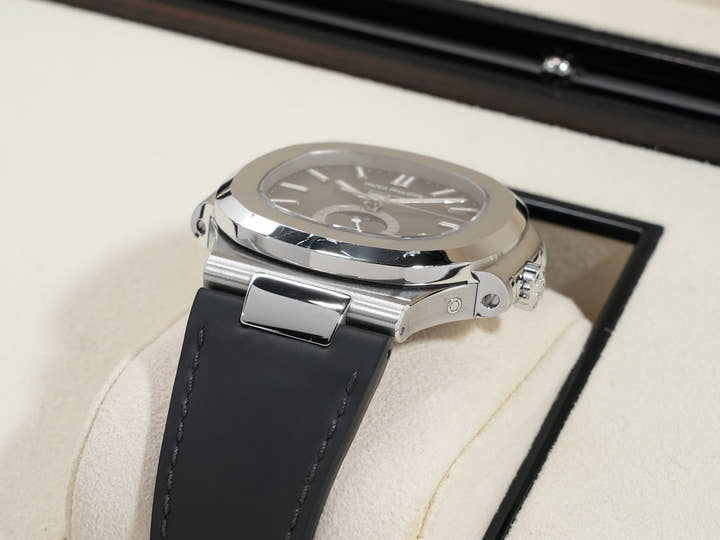 パテックフィリップ ノーチラス アニュアルカレンダー ムーンフェイズ Ref.5726A-001 ステンレススチール ブラック文字盤