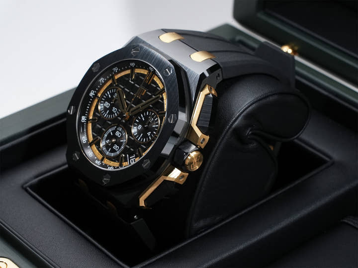 オーデマピゲ ロイヤルオーク オフショア クロノグラフ Ref.26420CE.OO.A127CR.01 セラミック/イエローゴールド ブラック文字盤