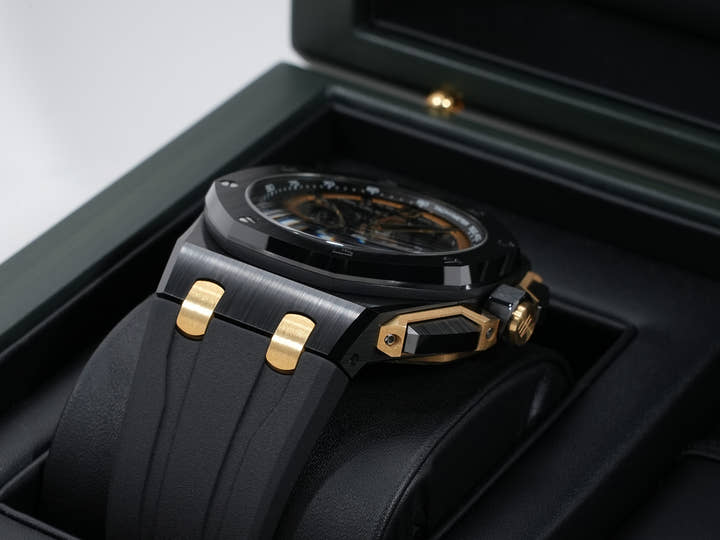 オーデマピゲ ロイヤルオーク オフショア クロノグラフ Ref.26420CE.OO.A127CR.01 セラミック/イエローゴールド ブラック文字盤