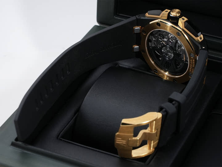 オーデマピゲ ロイヤルオーク オフショア クロノグラフ Ref.26420CE.OO.A127CR.01 セラミック/イエローゴールド ブラック文字盤