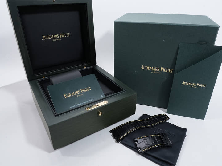 オーデマピゲ ロイヤルオーク オフショア クロノグラフ Ref.26420CE.OO.A127CR.01 セラミック/イエローゴールド ブラック文字盤