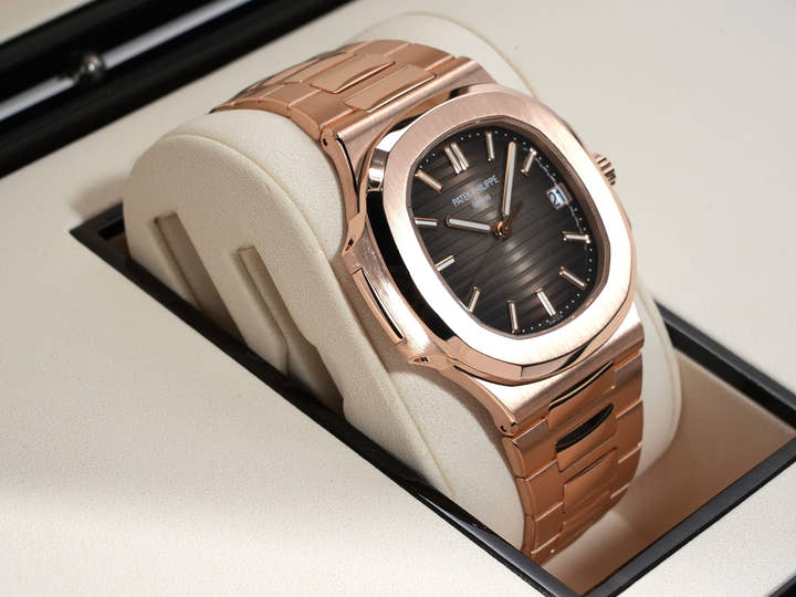 パテックフィリップ ノーチラス Ref.5711/1R-001 ローズゴールド ブラウン・ブラック・グラデーション文字盤