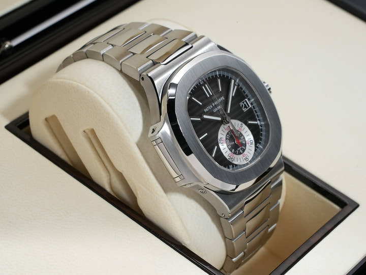 パテックフィリップ ノーチラス クロノグラフ Ref.5980/1A-014 ステンレススチール ブラック文字盤