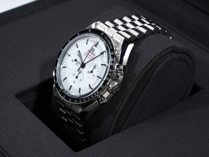 オメガ スピードマスター ムーンウォッチ プロフェッショナル Ref.310.30.42.50.04.001 ホワイト文字盤 未使用 g8km6v3w