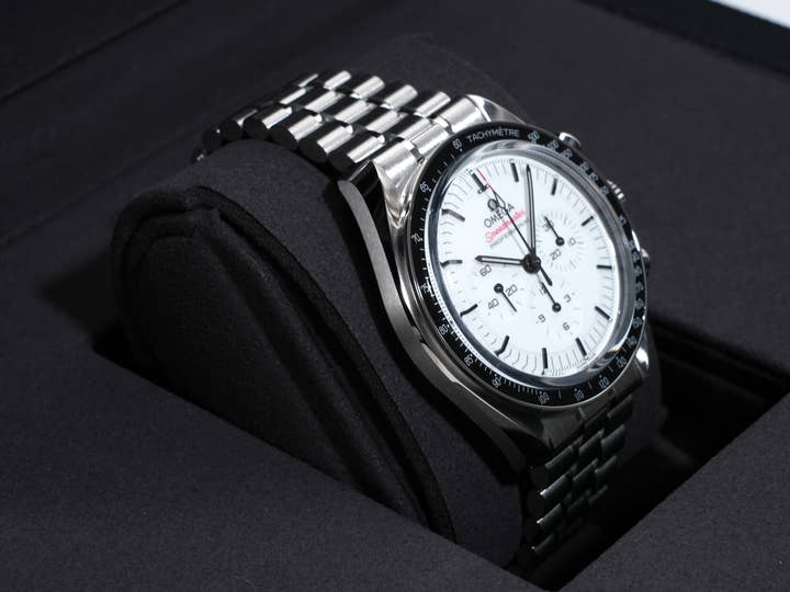オメガ スピードマスター ムーンウォッチ プロフェッショナル Ref.310.30.42.50.04.001 ホワイト文字盤 未使用 g8km6v3w