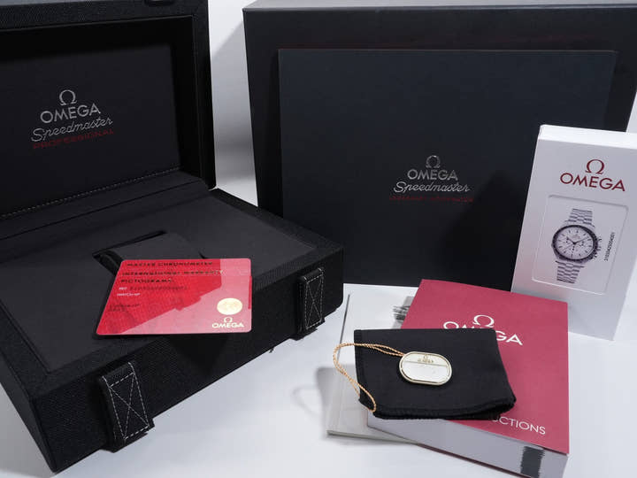 オメガ スピードマスター ムーンウォッチ プロフェッショナル Ref.310.30.42.50.04.001 ホワイト文字盤 未使用 g8km6v3w