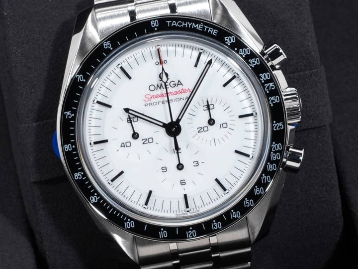 オメガ スピードマスター ムーンウォッチ プロフェッショナル Ref.310.30.42.50.04.001 ホワイト文字盤 未使用 x2uebffw