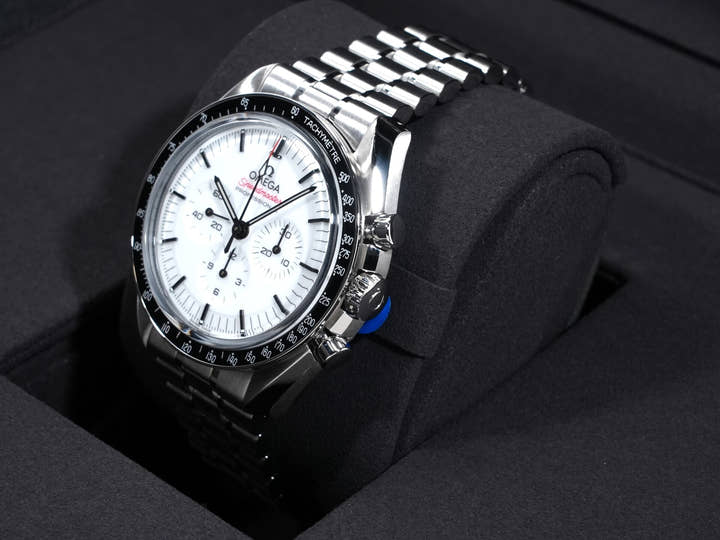 オメガ スピードマスター ムーンウォッチ プロフェッショナル Ref.310.30.42.50.04.001 ホワイト文字盤 未使用 x2uebffw