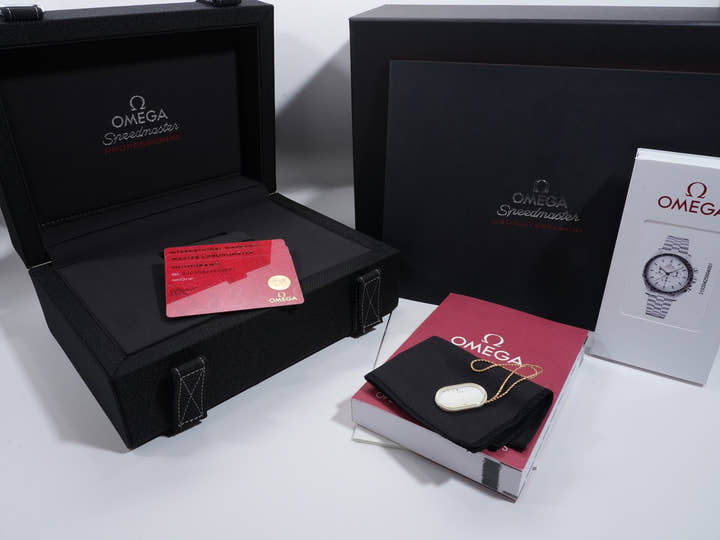 オメガ スピードマスター ムーンウォッチ プロフェッショナル Ref.310.30.42.50.04.001 ホワイト文字盤 未使用 x2uebffw