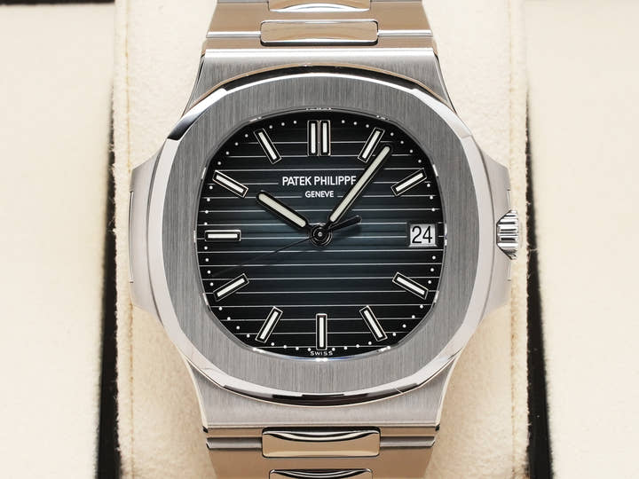 パテックフィリップ ノーチラス Ref.5711/1A-010 ステンレススチール ブルー文字盤