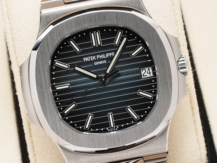 パテックフィリップ ノーチラス Ref.5711/1A-010 ステンレススチール ブルー文字盤