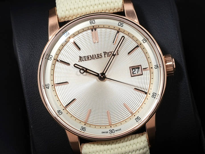 オーデマピゲ CODE 11.59 バイ オーデマ ピゲ Ref.77410OR.OO.A825CR.01 ピンクゴールド ベージュ文字盤