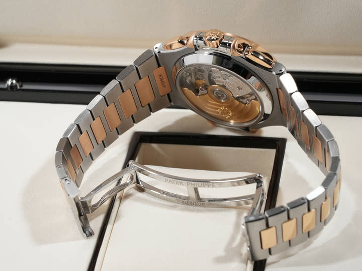 パテックフィリップ ノーチラス クロノグラフ Ref.5980/1AR-001 ステンレススチール/ローズゴールド ブルー文字盤