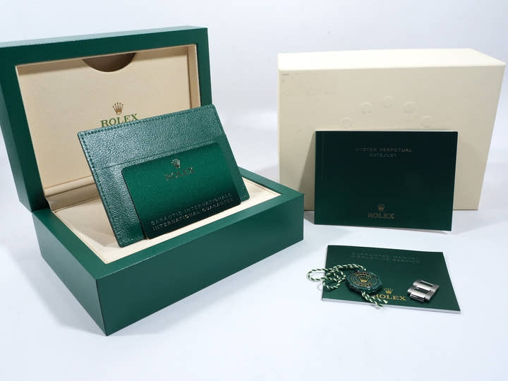 ロレックス デイトジャスト41 Ref.126300 ステンレススチール スレート文字盤 オイスターブレスレット